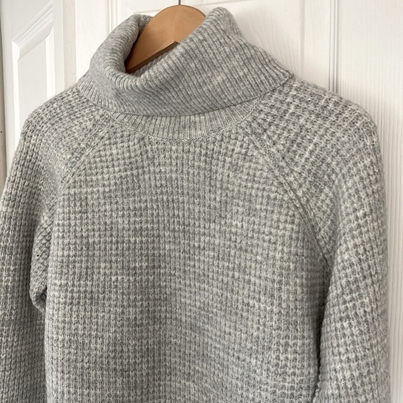 Excellent condition Kuhl Sienna Sweater  - S - Picture 2 of 5